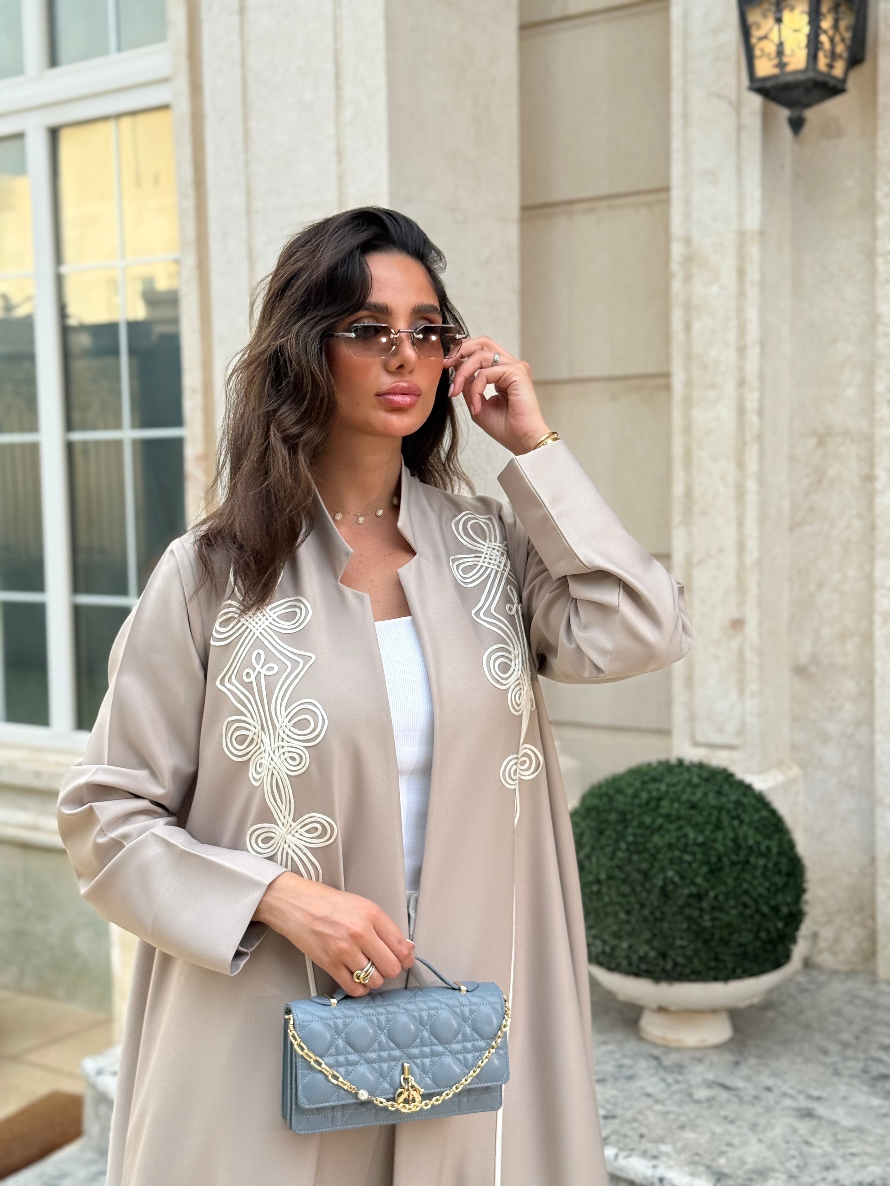 مجموعة فيلورا. تحفة فنية من الحرفية.