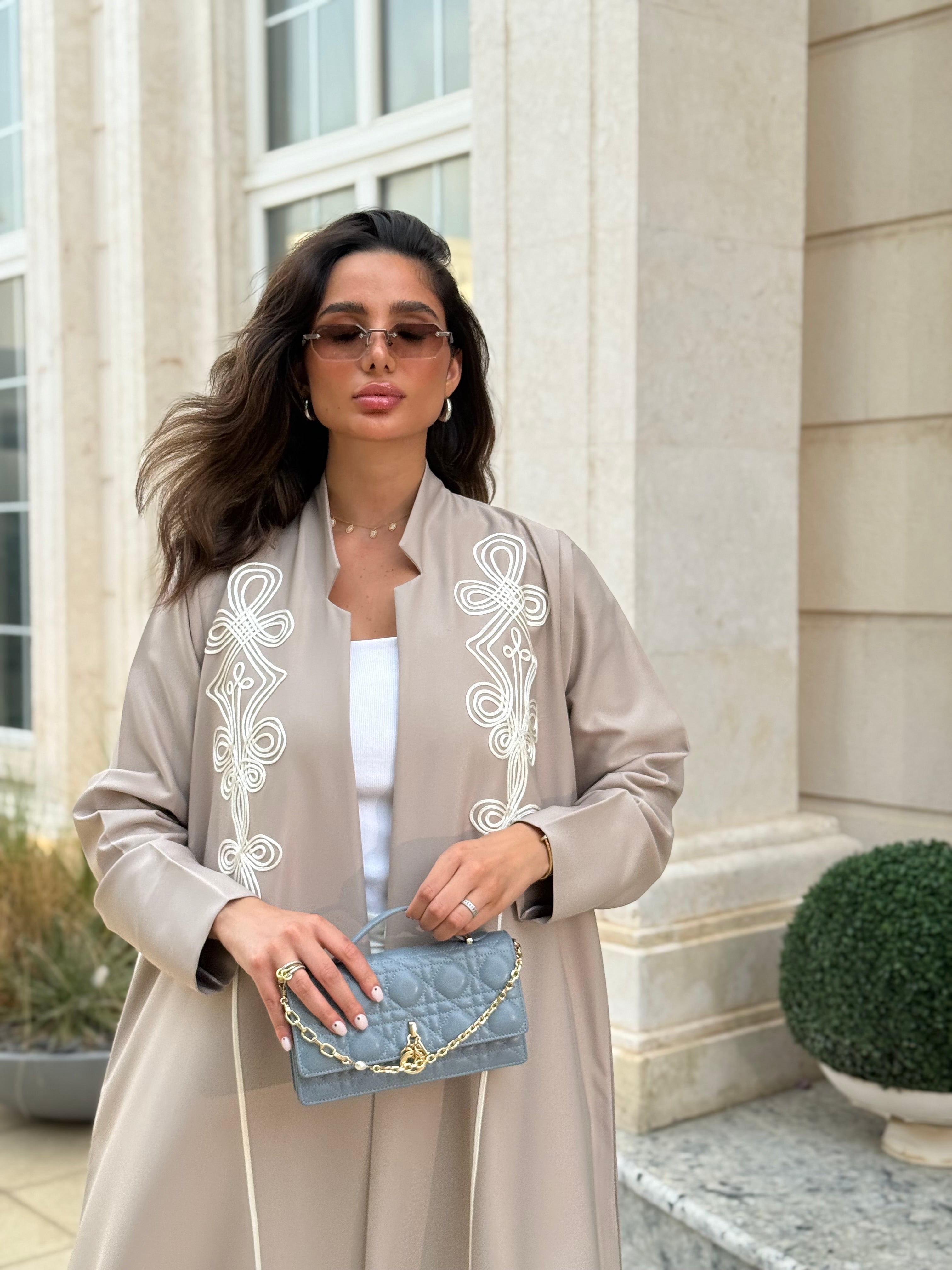 مجموعة فيلورا. تحفة فنية من الحرفية.