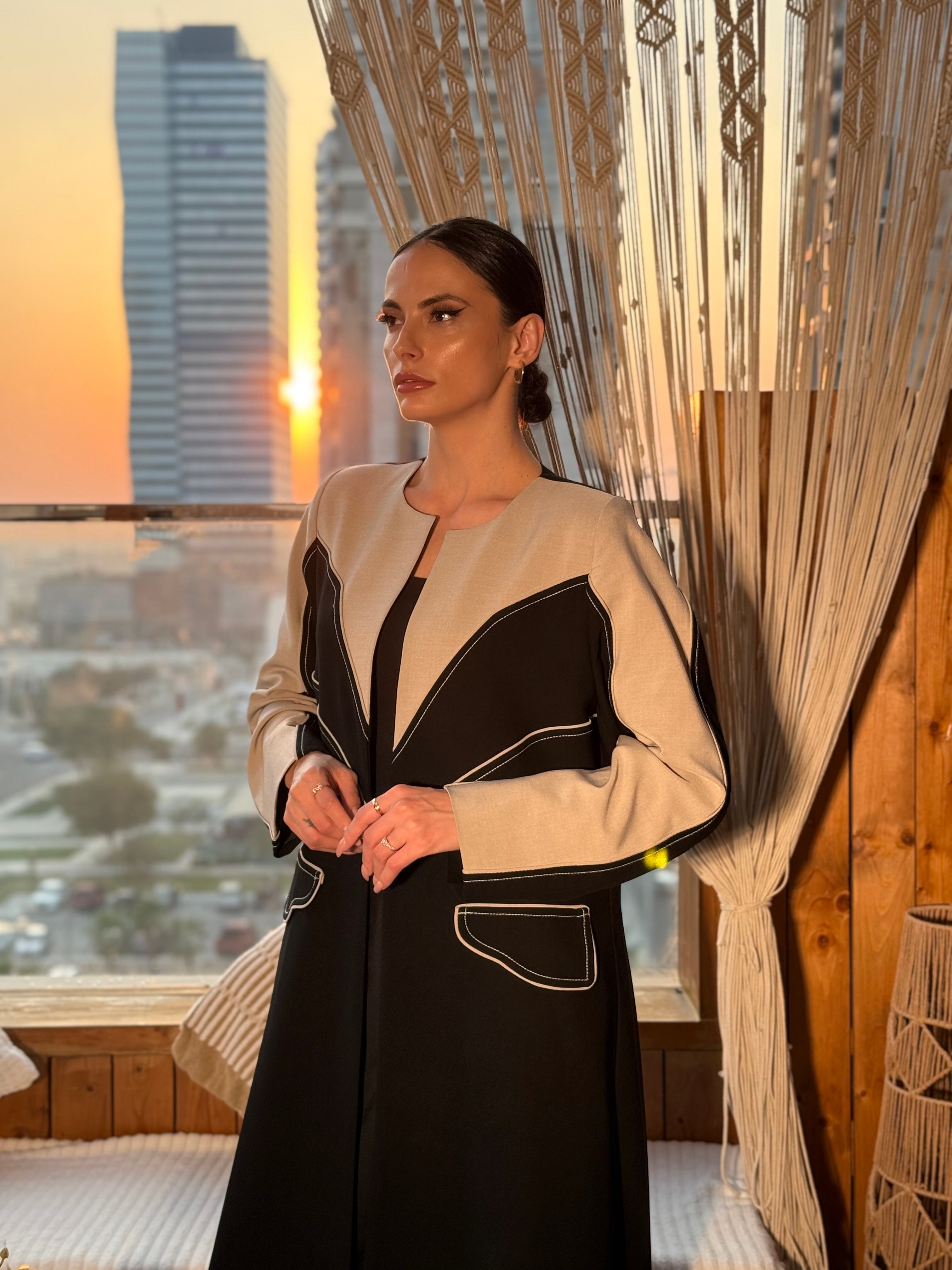 Winter blazer with beige stripes, crepe fabric. Fully lined blazer with padded shoulders.