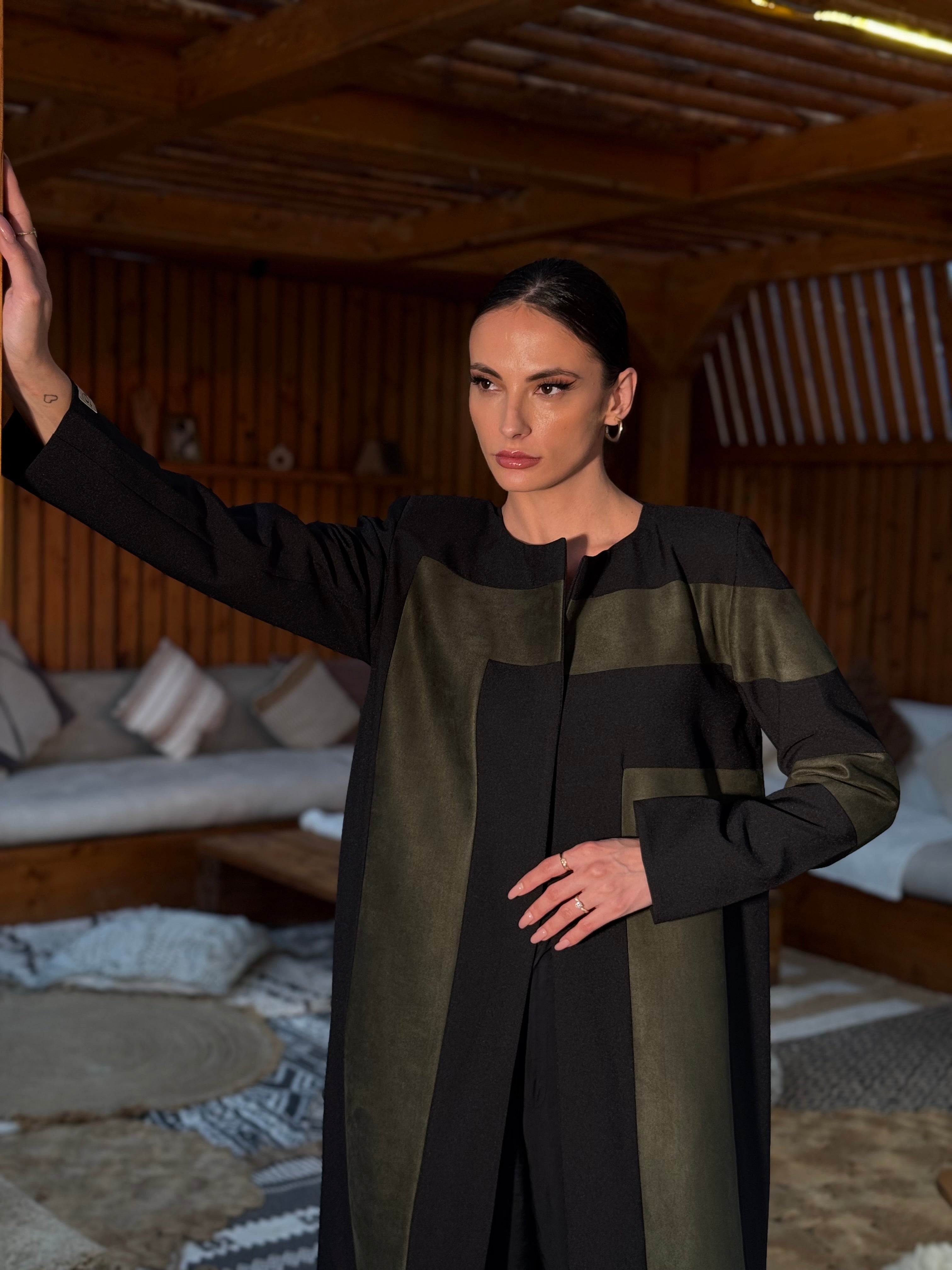 Fully lined blazer with padded shoulders, suede with heavy crepe