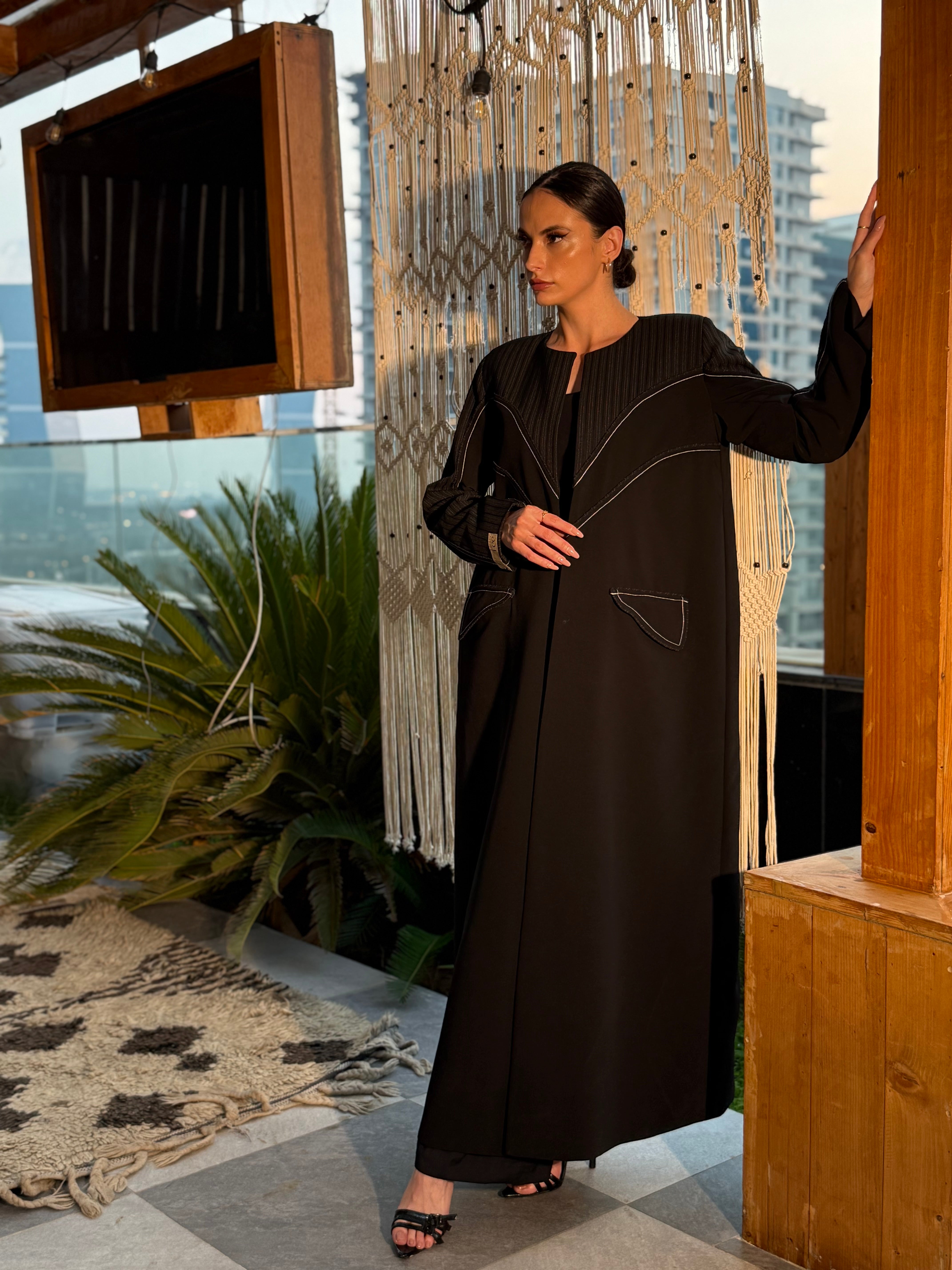 Fully padded blazer with shoulder pads, striped with heavy crepe