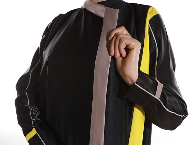 عباية بتصميم A مع ياقة غير متماثلة من FEE - جاهزة للارتداء