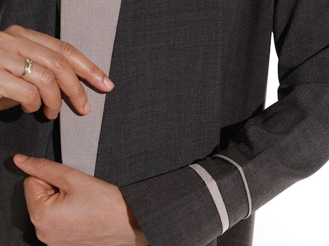 عباية بتصميم A مع ياقة غير متماثلة من FEE - جاهزة للارتداء